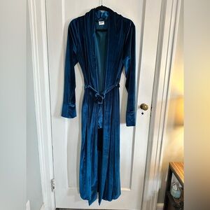 Elegant Blue Velvet Robe